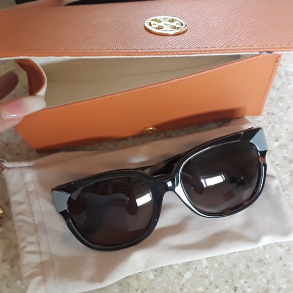 Tory Burch sun glasses - Picture 2 of 3